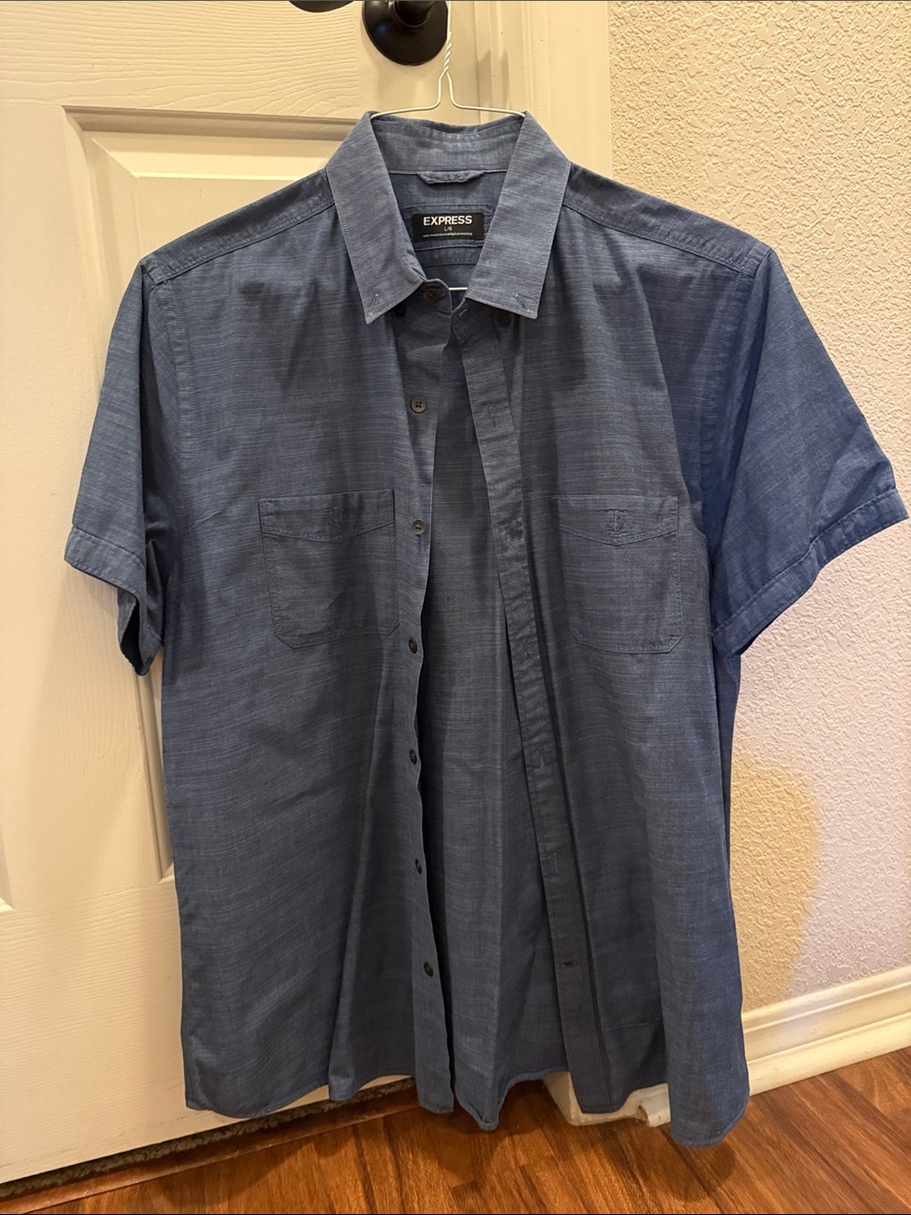 Express Men’s Short Sleeve Button-Down Shirt - Blue Chambray